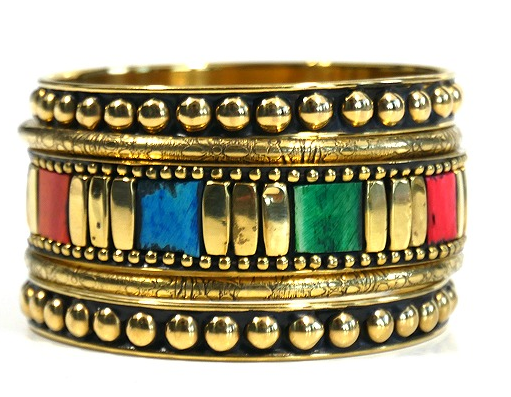 Bracelet artisanal pour femmes constitué de 5 pièces